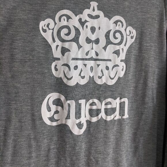 Queen Crown Gray Long Sleeve Tee - Picture 7 of 8